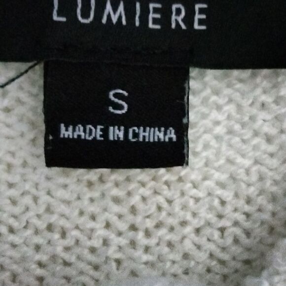 'Lumiere's" woman's sweater, shirt.  - Picture 6 of 10